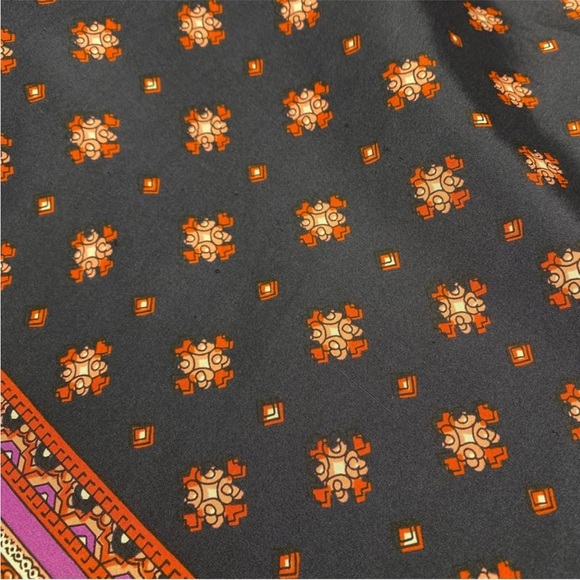 J. Crew Silk Navy Medallion Blouse w/ Keyhole & Button Closure- size 10 - Picture 10 of 11